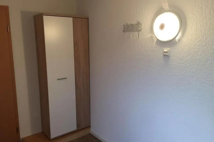 Room 6 of 14