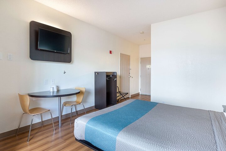 Room 18 of 59