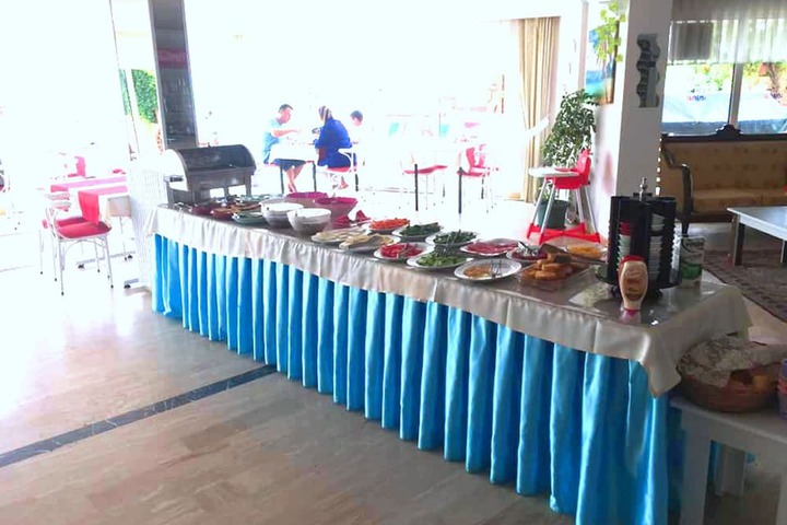 Dining 48 of 70