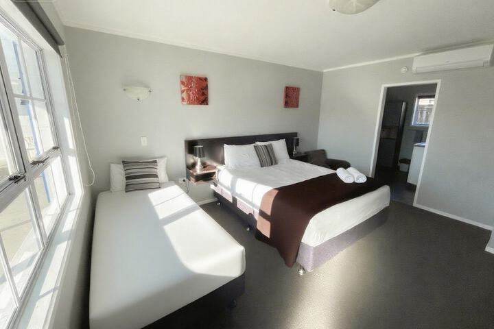 Room 10 of 65