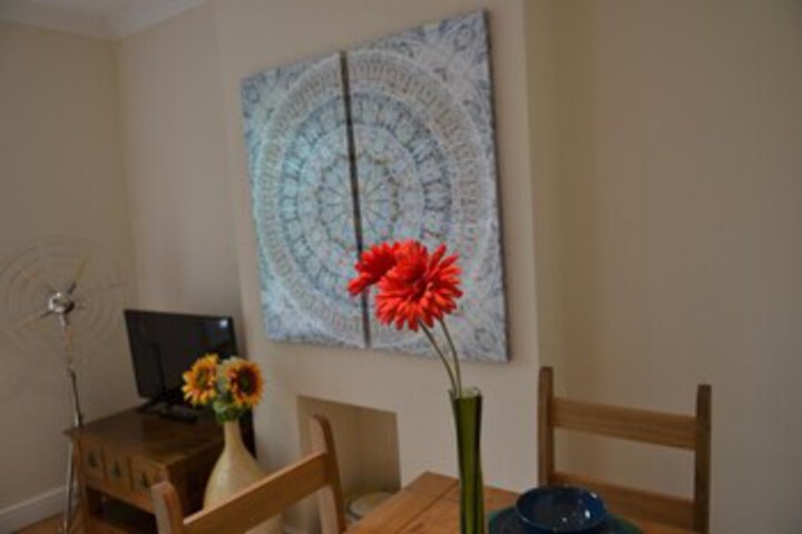 Room 6 of 14