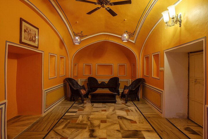 Room 28 of 70