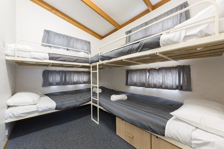 Room 17 of 150