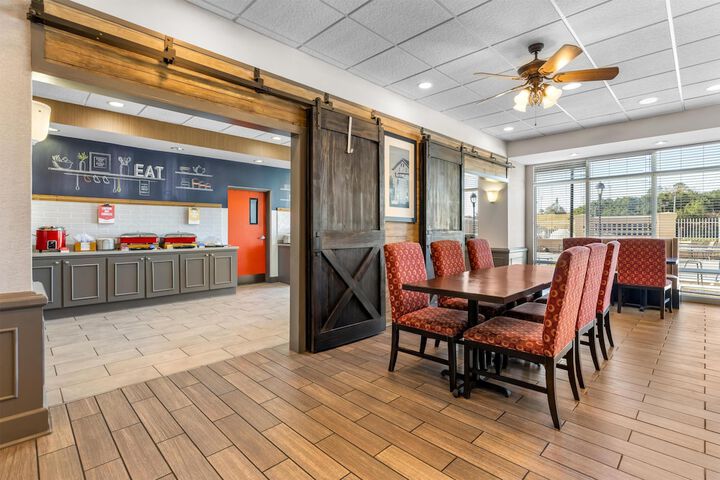 Breakfast area