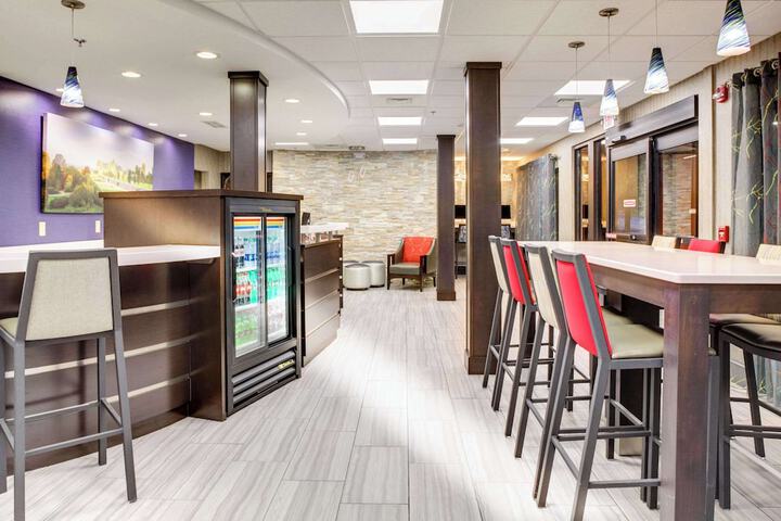 Entrance & Lobby
