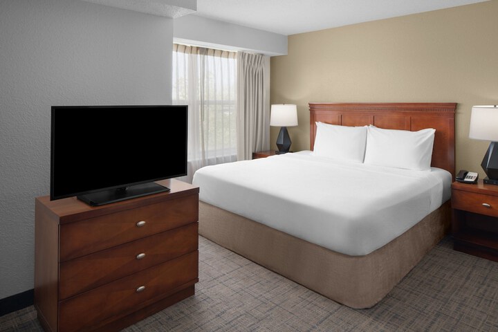 Room 8 of 35