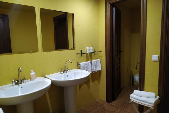 Room 34 of 44