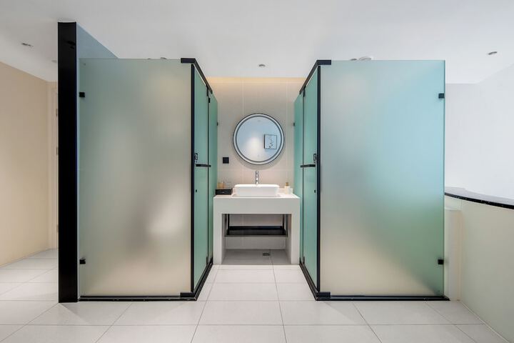 Room 13 of 24