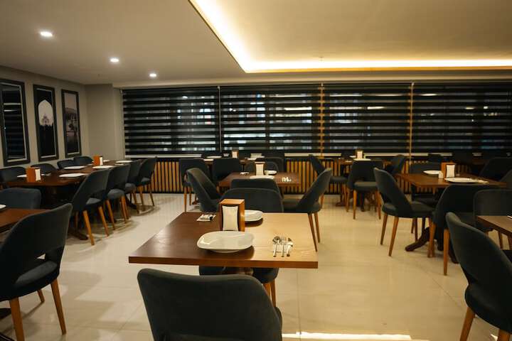 Dining 74 of 86