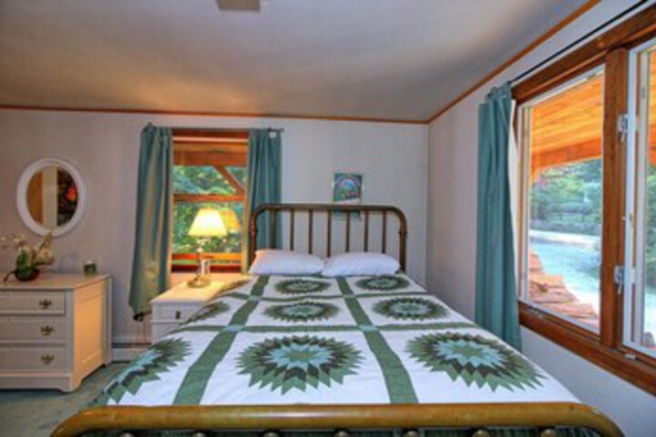 Room 28 of 32