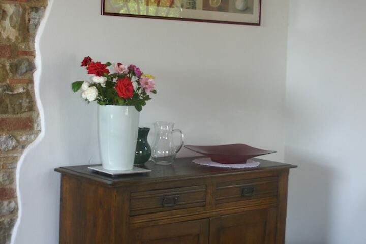 Room 6 of 38