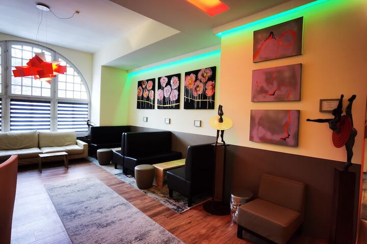 Entrance & Lobby