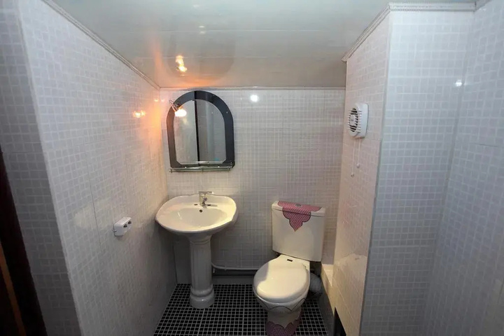 Room 9 of 17