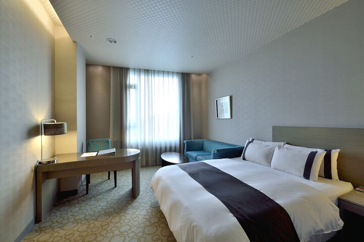 Room 10 of 43