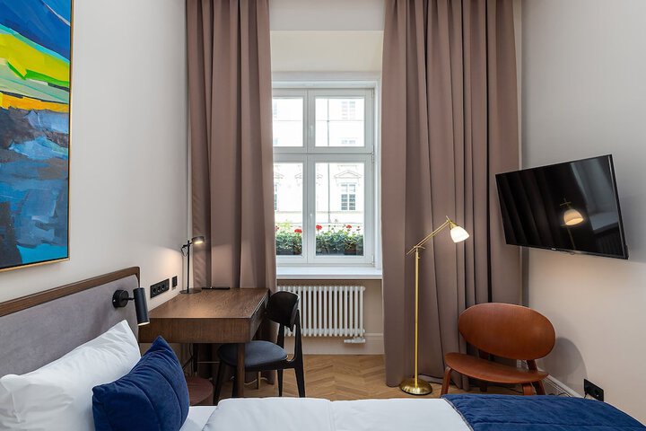 Room 54 of 90