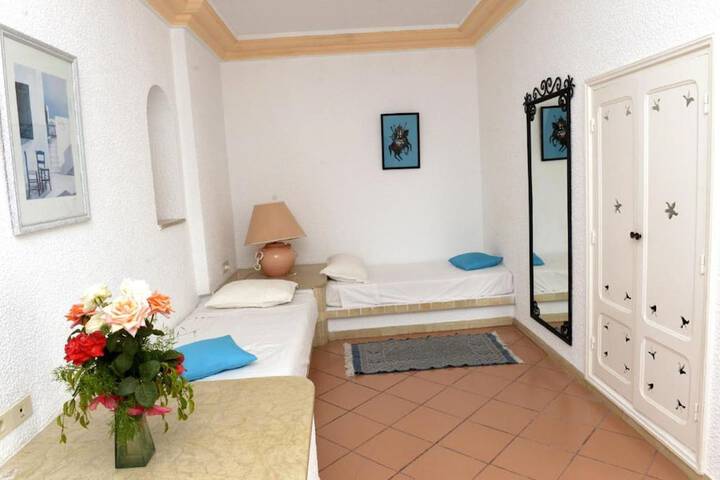 Room 14 of 34