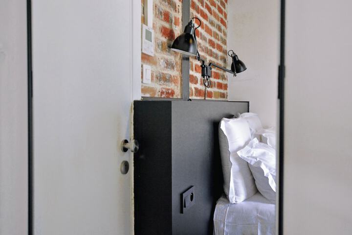 Room 44 of 109