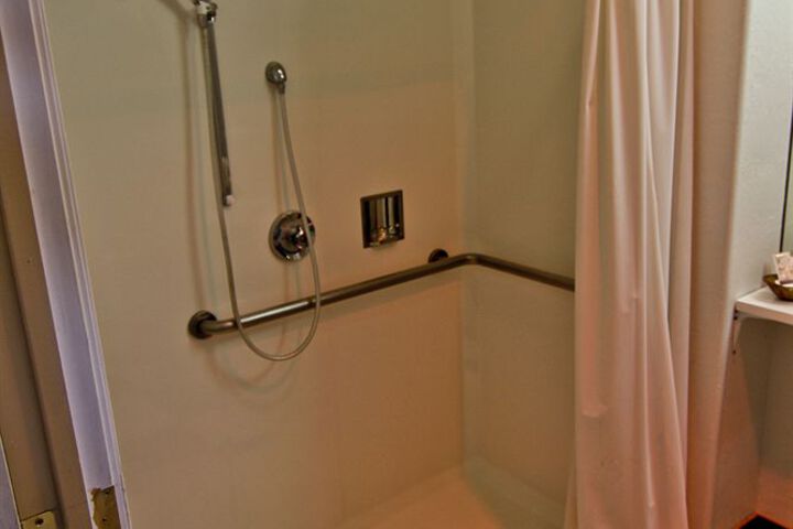 Room 16 of 26