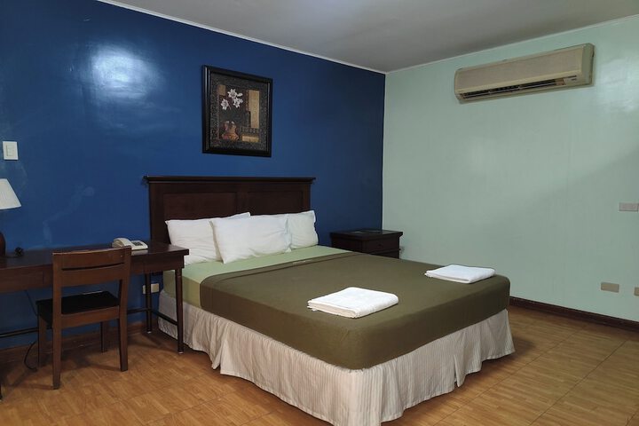 Room 9 of 31