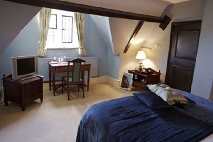 Room 12 of 25