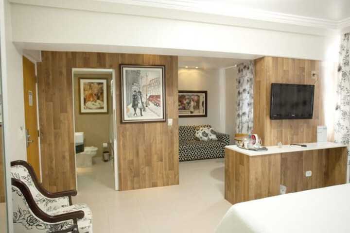 Room 40 of 64