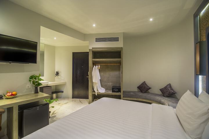 Room 15 of 123