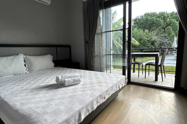 Room 3 of 55