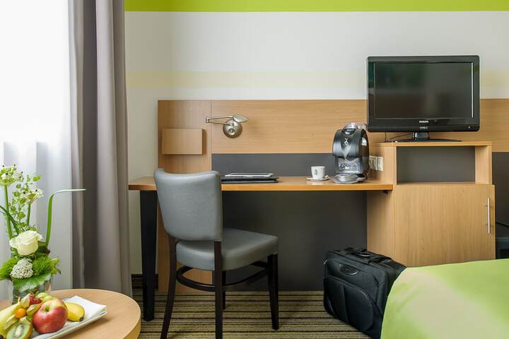 Room 5 of 23