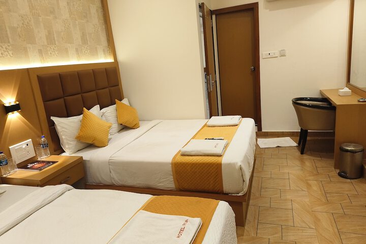 Room 25 of 37