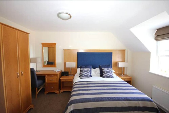 Room 9 of 62