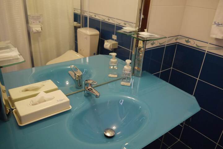Room 16 of 29