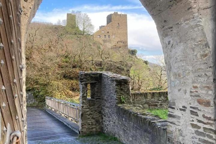 General 6 of 27