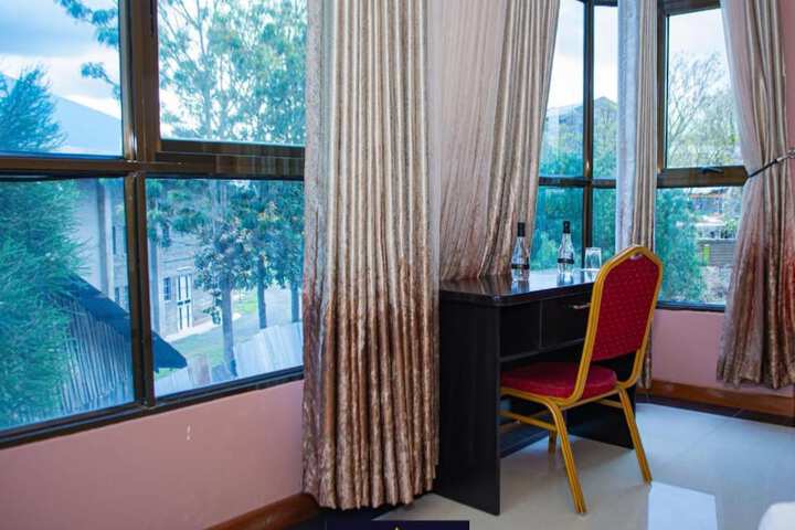 Room 13 of 26