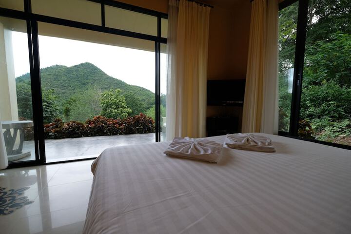 Room 16 of 65