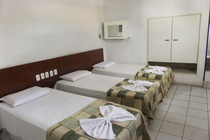 Room 4 of 34