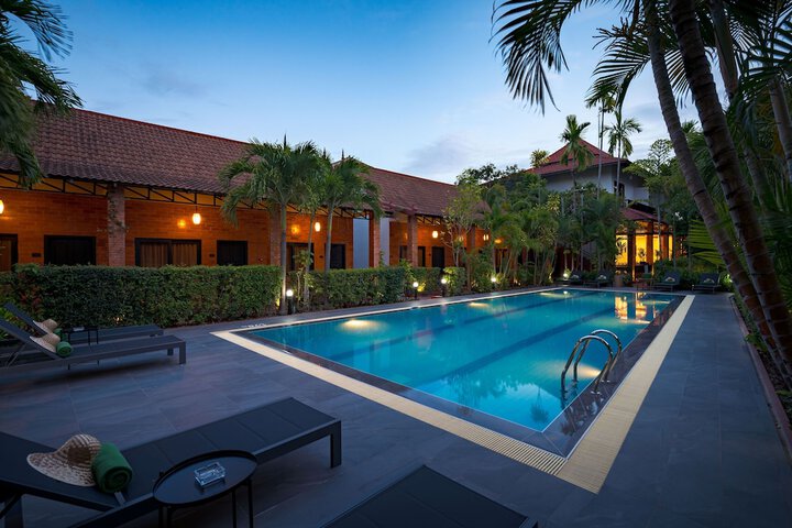 Pool 42 of 99