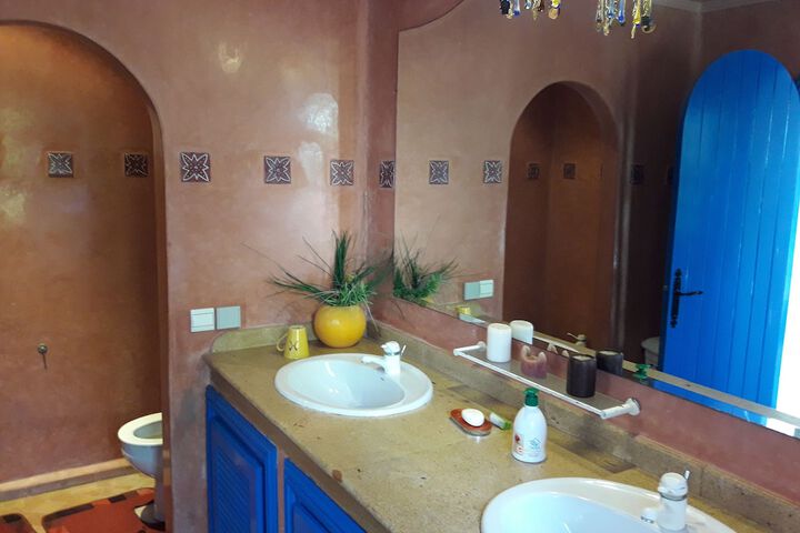 Room 8 of 28