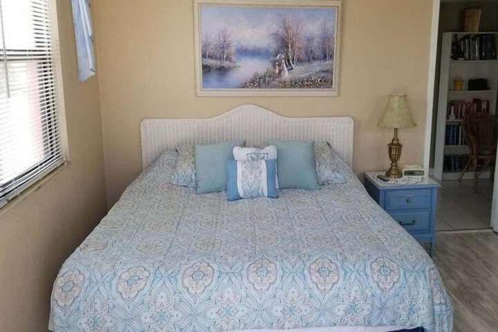 Room 104 of 325