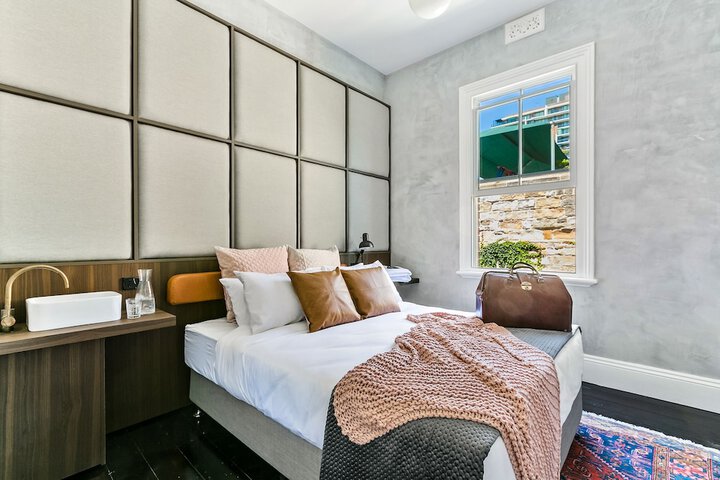 Room 3 of 25