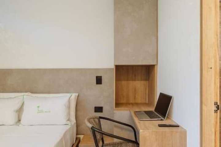 Room 10 of 91