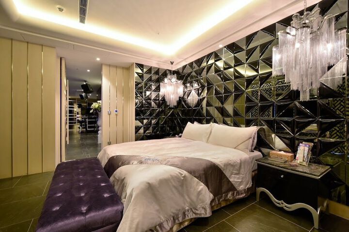 Room 26 of 113