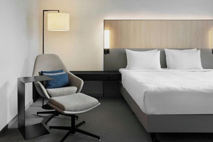 Room 12 of 39