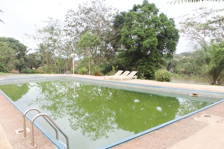 Pool 19 of 35