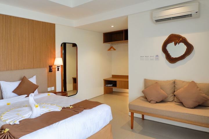 Room 8 of 37