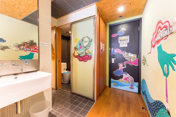 Room 45 of 107