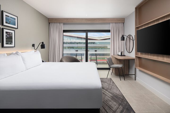 Room 4 of 60