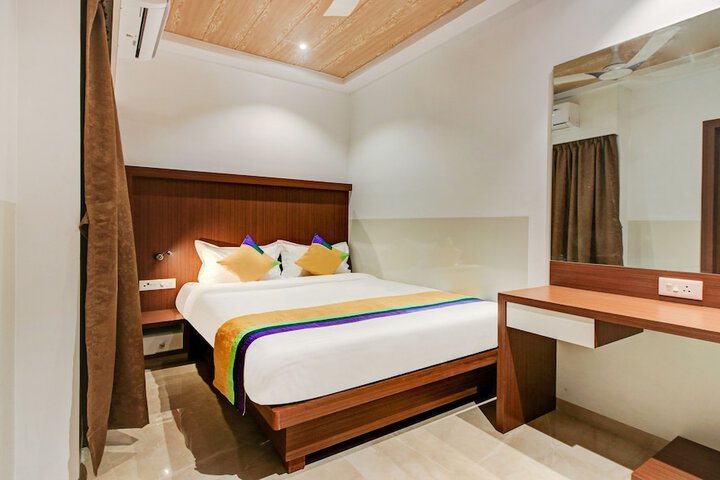 Room 6 of 27