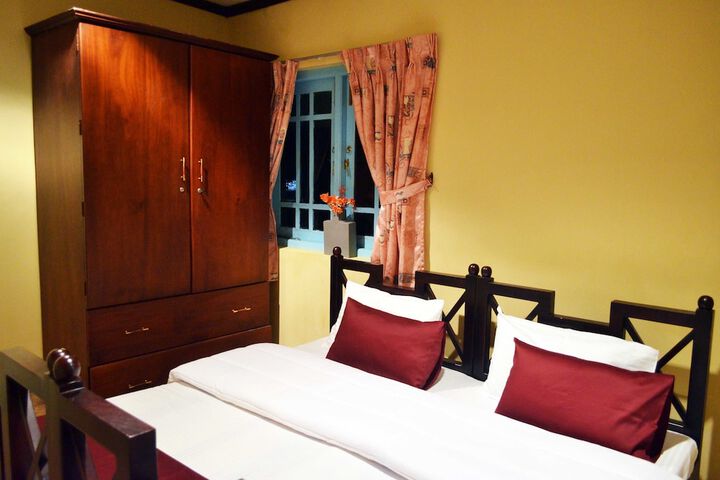 Room 15 of 16