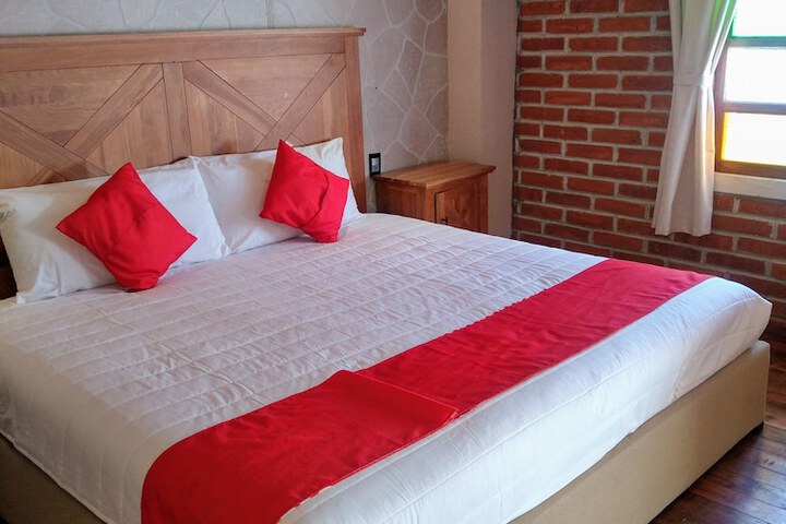 Room 12 of 48