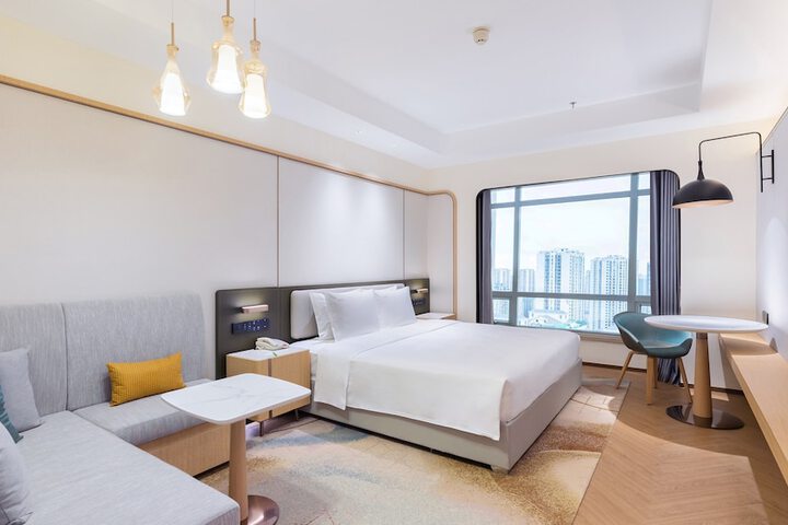 Room 27 of 65